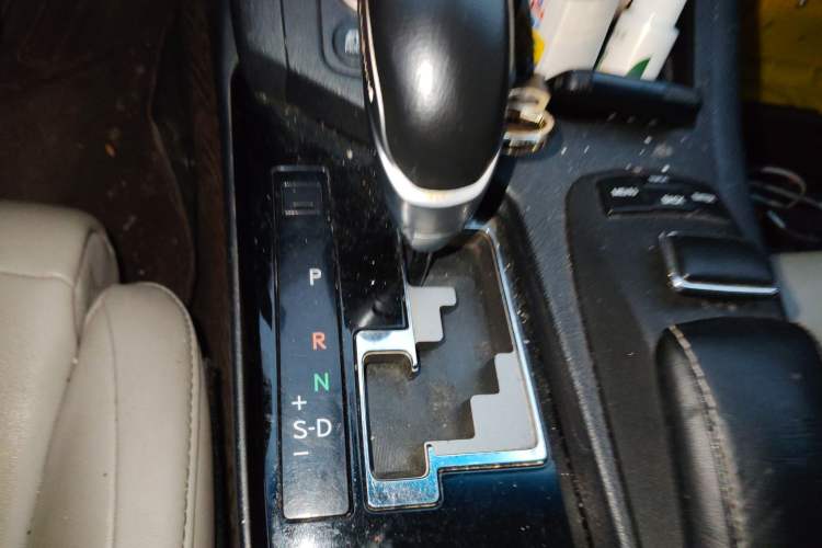 Used Lexus ES 2013 300h Elite Edition