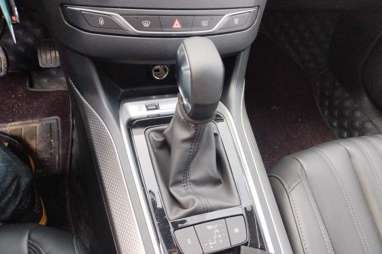Used Peugeot 408 2019 360THP Automatic Luxury Edition China VI Standard Gear Lever