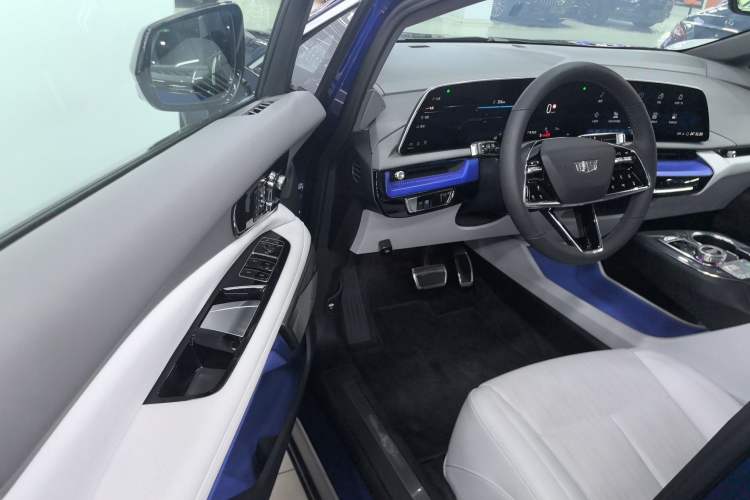 Used Cadillac OPTIQ 2024 Standard Range Version