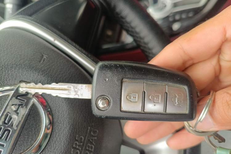 Used Nissan Lannia 2019 1.6L CVT Cool Edition China VI Vehicle Key