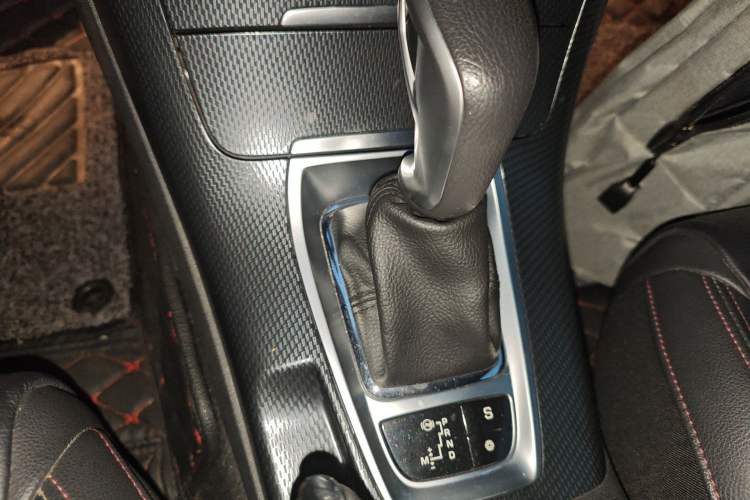 Used Citroen C5 2014 1.6T Automatic Luxury Model Gear Lever