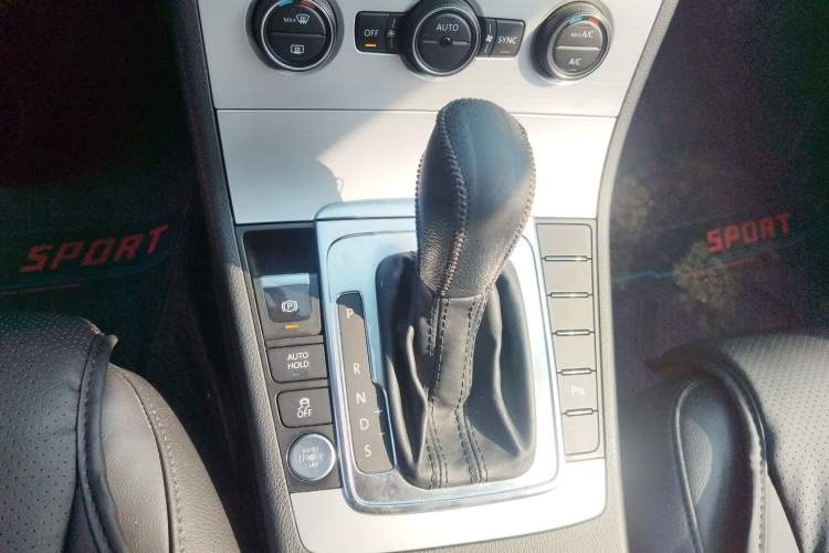 Used Volkswagen Magotan 2016 1.8TSI Luxury Comfort Model Gear Lever