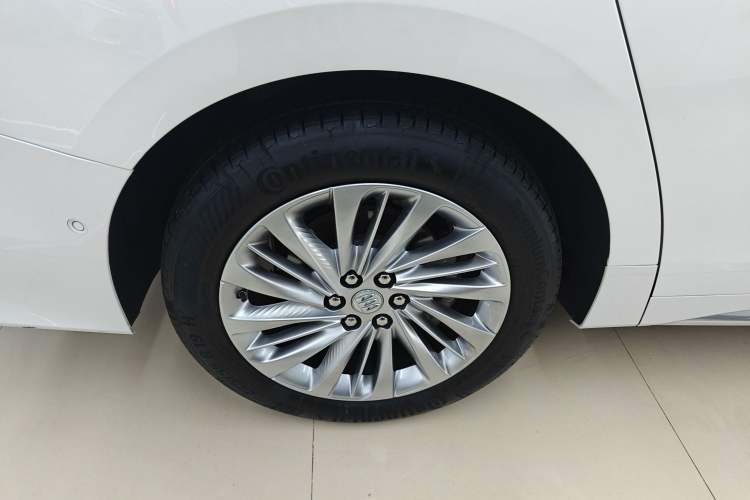 Used Buick Century 2023 2.0T Six-Seater Yinshi Edition Right Rear Wheel Hub