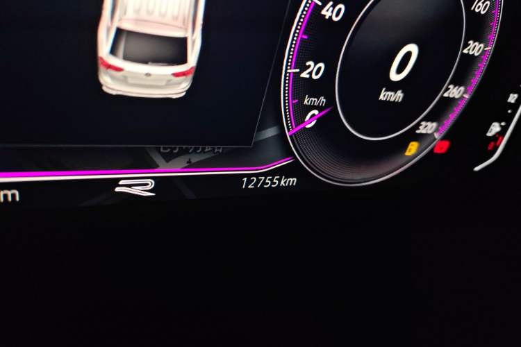 Used Volkswagen Tiguan L 2025 Model Outstanding Version 330TSI Automatic Two-Wheel Drive R-Line Longyao Edition Odometer Close Up