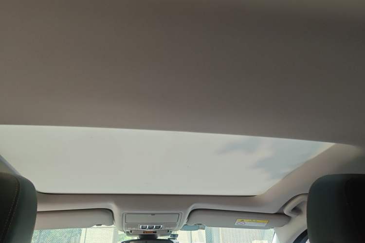 Used Jaguar XEL 2018 2.0T 200 PS Premium Edition Headliner