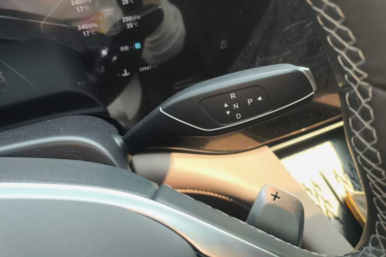 Used EXEED Lanyue 2023 400T Four-Wheel Drive Starry Edition 7-Seater
