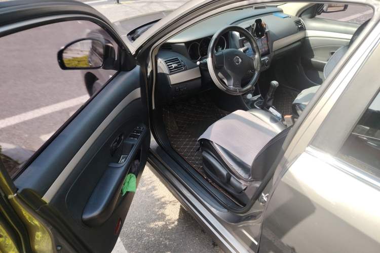 Used Nissan Sylphy 2018 Classic 1.6XE Manual Comfort Edition Driver Seat