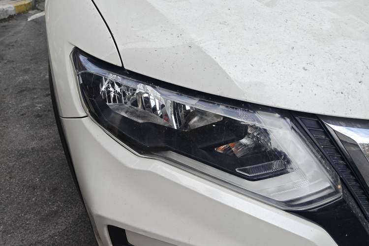 Used Nissan X-Trail 2017 2.0L CVT Comfort Edition 2WD Right Front Headlight