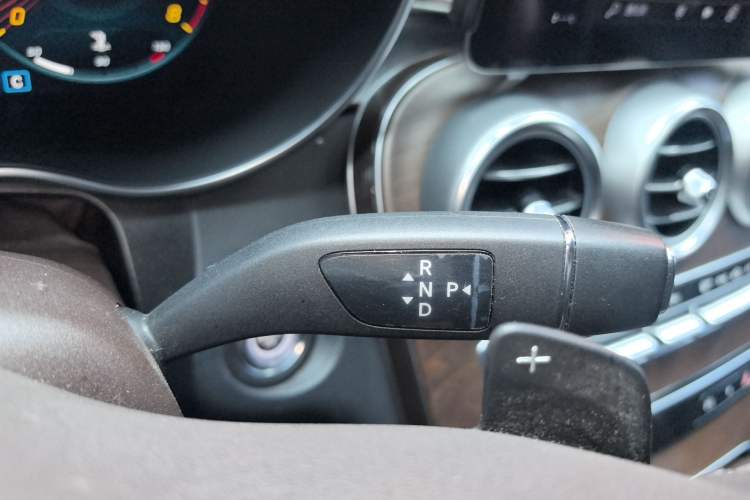 Used Mercedes-Benz GLC 2020 GLC 300 L 4MATIC Dynamic Edition Gear Lever