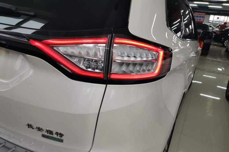 Used Ford Edge 2018 EcoBoost 245 Two-Wheel-Drive Titanium 7-Seater China V Standard Right Rear Taillight