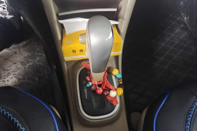 Used Nissan Sylphy 2012 Classic 1.6XE Automatic Comfort Edition Gear Lever