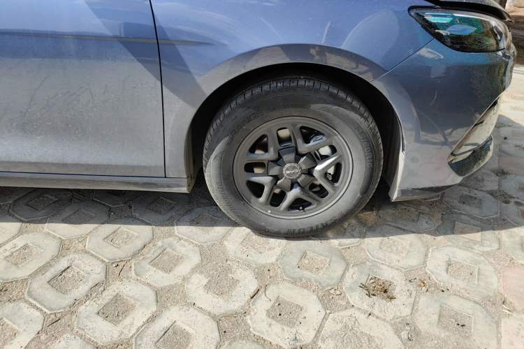 Used BYD Seal 05 DM-i 2025 DM-i Smart Drive 55KM Luxury Model Right Front Wheel Hub