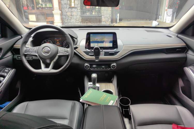 Used Nissan Teana 2021 2.0L XL Comfort Edition Center Console