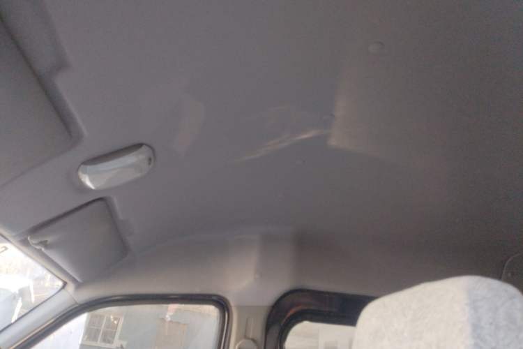 Used Dongfeng Yufeng Yufeng 2020 2.3T Economy Standard Edition Logistics Vehicle Short Wheelbase Mid-Roof Design 5-9 Seats WP2.3