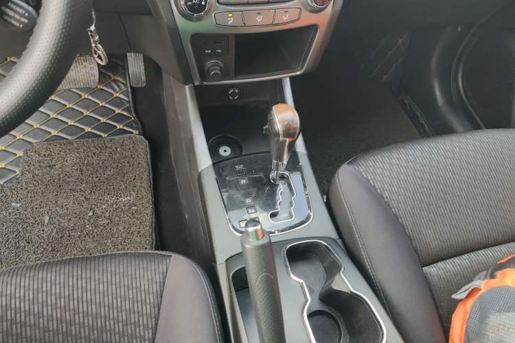 Used SsangYong Korando 2014 2.0L Gasoline Two-Wheel Drive Automatic Elite Navigation Edition
