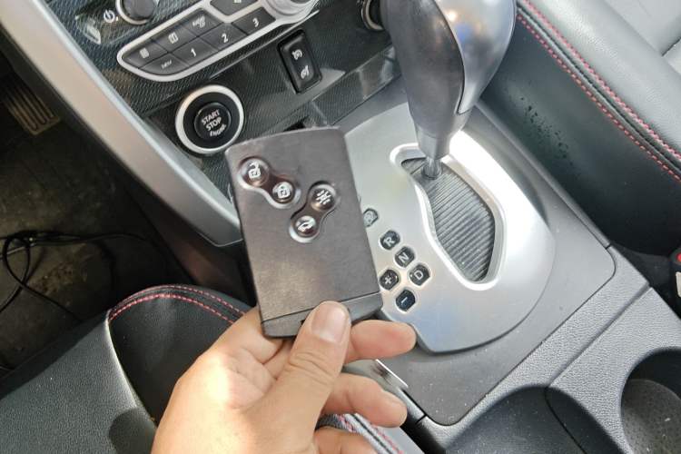 Used Renault Koleos 2013 2.5L Two-Wheel-Drive Urban Edition
