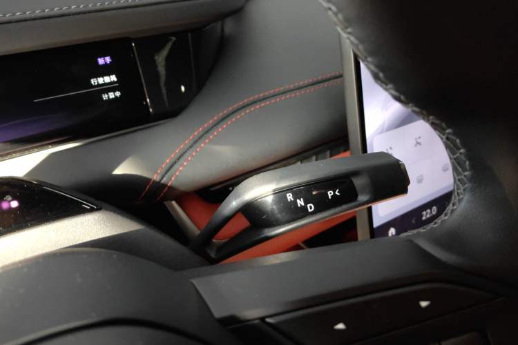 Used Xiaomi Auto SU7 2024 Four-Wheel Drive Ultra-Long Range Advanced Intelligent Driving Max Edition