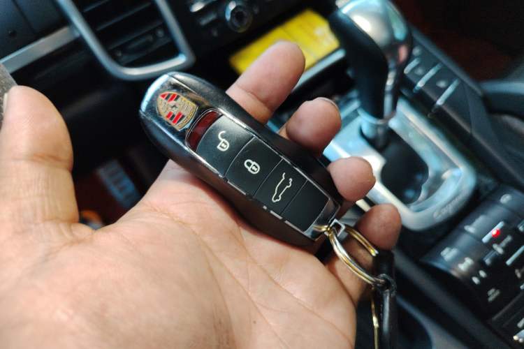 Used Porsche Cayenne 2011 Cayenne 3.0T Vehicle Key