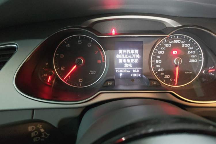 Used Audi A4L 2013 35 TFSI Automatic Standard Model Odometer Close Up