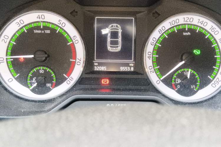 Used Skoda Octavia 2020 1.5L Automatic SmartDrive Luxury Edition Odometer Close Up