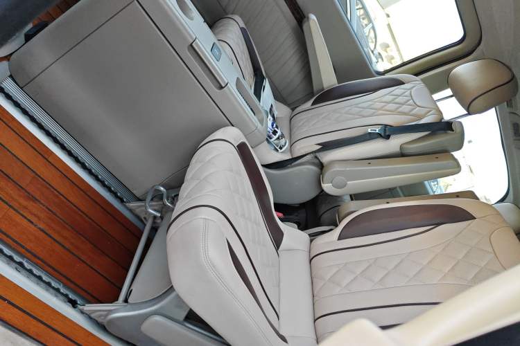 Used Mercedes-Benz Viano 2010 2.5L Prestige Edition Left Rear Seat