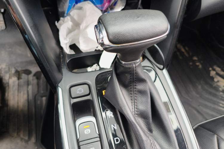 Used GAC Trumpchi GS4 2018 235T Automatic Two-Wheel Drive Luxury Smart Connectivity Version Gear Lever