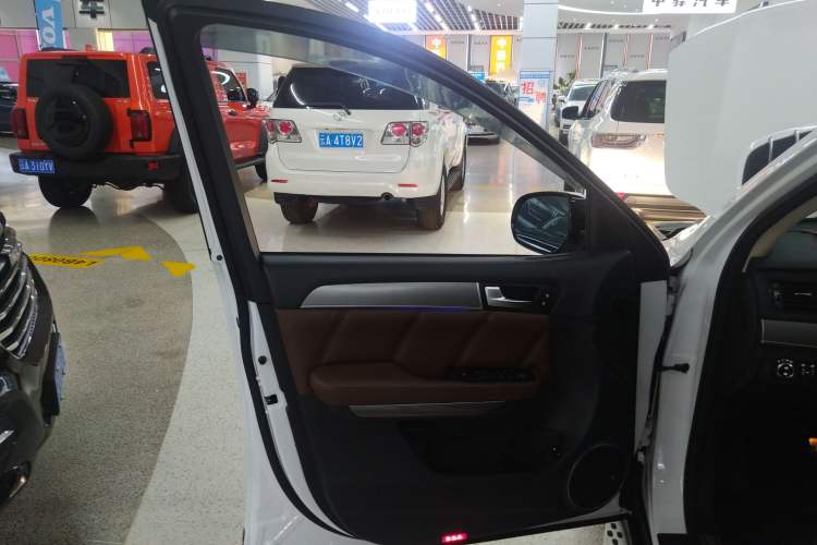 Used Haval H8 2017 2.0T Diesel 4x4 Smart Enjoyment Version
