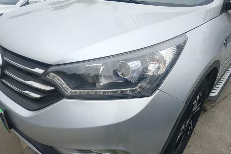 Used Dongfeng Aeolus AX7 2016 2.0L Automatic Zhiyi Trim