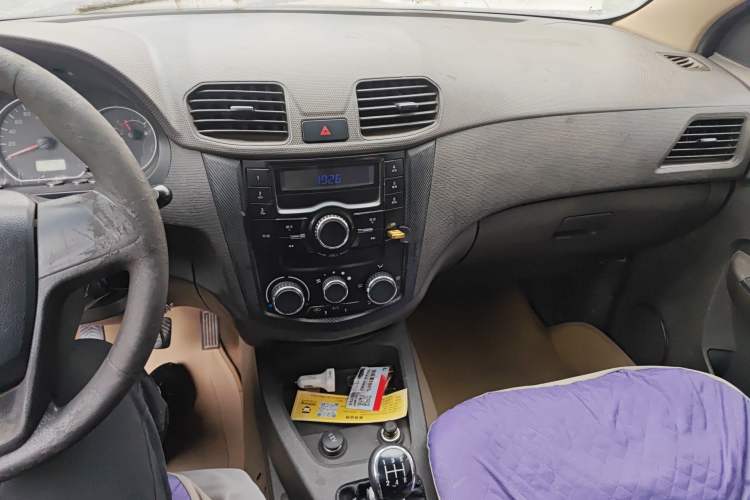 Used Wuling Hongguang 2014 1.5L S Standard Version Audio And AC Panel