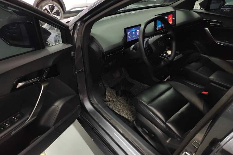 Used MG 4 EV 2023 415 km Range Sea-Faring Champion Edition Driver Seat