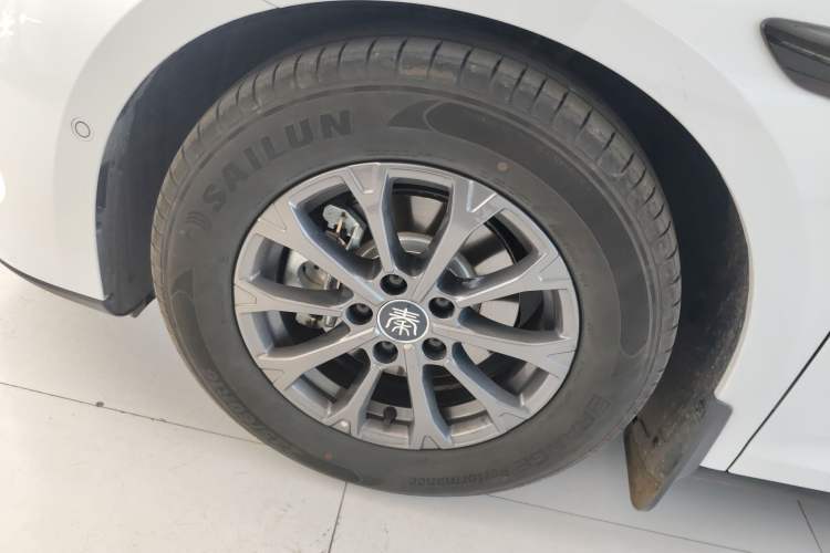 Used BYD Qin L 2025 DM-i Smart Drive 80KM Leading Model Left Front Wheel Hub