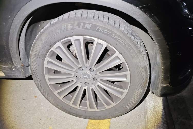 Used Mercedes-Benz GLC 2017 GLC 200 4MATIC Right Front Wheel Hub