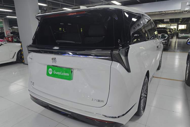 Used Buick GL8 New Energy 2024 Lu Zun Luxury Edition 6-Seater Rear Right 45 Deg