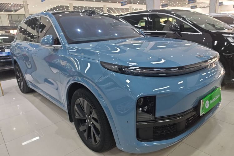 Used Li Auto L8 2023 Max model Front Right 45 Deg