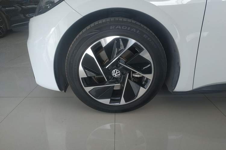 Used Volkswagen ID.3 2024 Pure & Smart Edition Left Front Wheel Hub