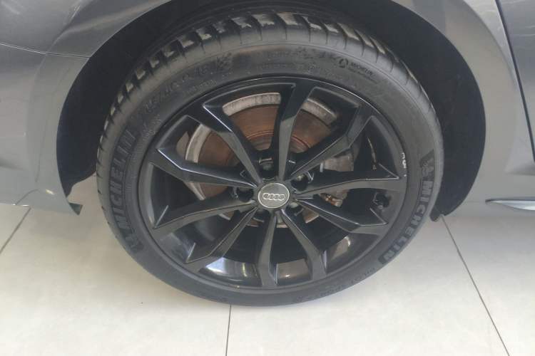 Used Audi A4L 2019 40 TFSI Fashion Edition China VI Emission Standard
