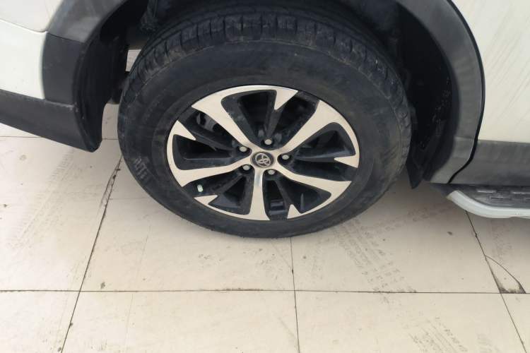 Used Toyota RAV4 2016 2.0L CVT Two-Wheel Drive Fashion Edition China V Standard