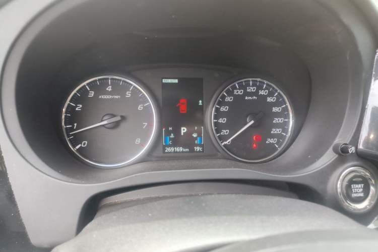 Used Mitsubishi Outlander 2014 2.4L 4x4 Deluxe Value Edition 5 Seats Instrument Cluster