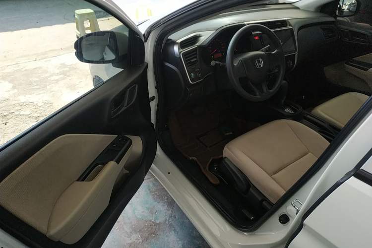 Used Honda City 2015 1.5L CVT Comfort Version
