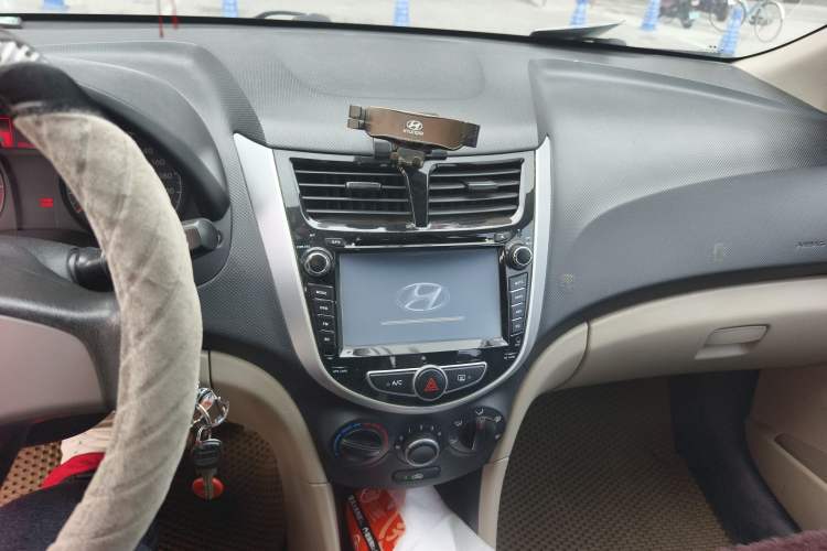 Used Hyundai Verna (older generation) 2016 1.4L Manual Fashion GS
