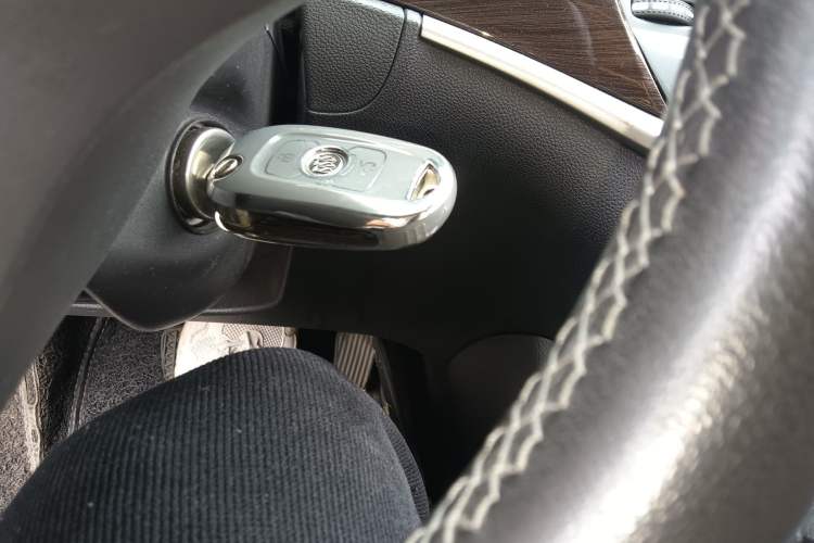 Used Buick Verano 2019 Sedan 20T Dual-Clutch Elite Model Interior 1