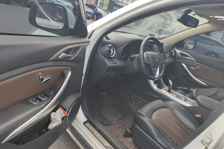 Used BYD Song New Energy 2017 Song EV300 Prestige Model Driver Seat