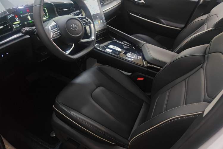 Used Hyundai Custo 2024 270TGDi LUX Prestige Edition