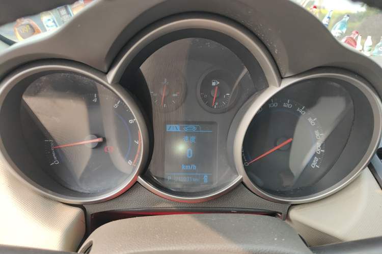 Used Chevrolet Cruze 2015 1.5L Classic SE AT Instrument Cluster