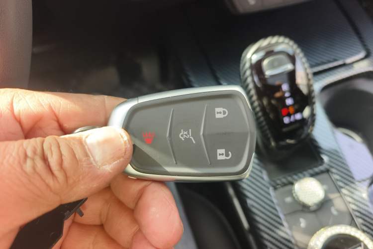 Used Cadillac XT4 2022 28T Two-Wheel-Drive Luxury Version
