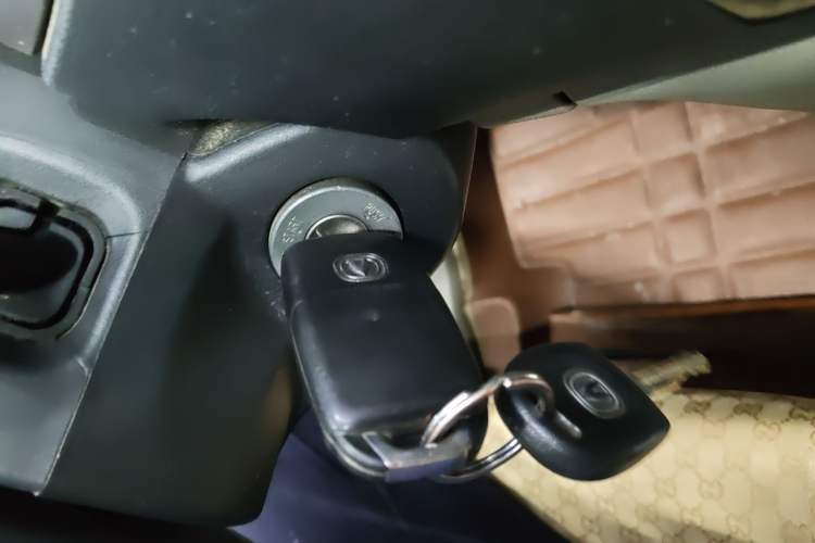 Used Changan Alsvin V3 2015 1.4L Manual Meiruan Model China V Standard
