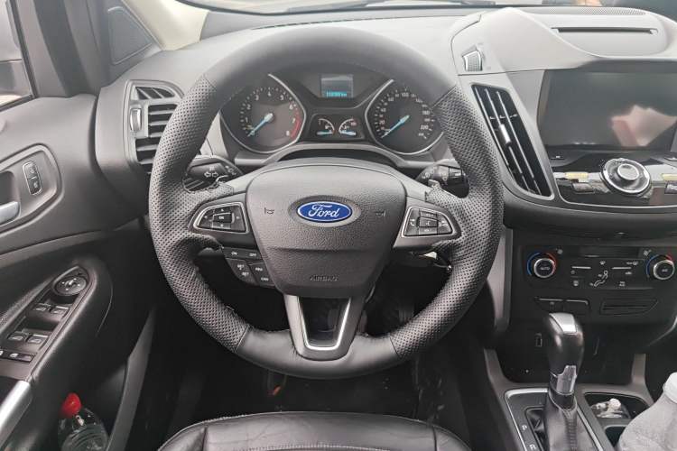Used Ford Kuga 2017 EcoBoost 180 Two-Wheel-Drive Platinum Edition Steering Wheel