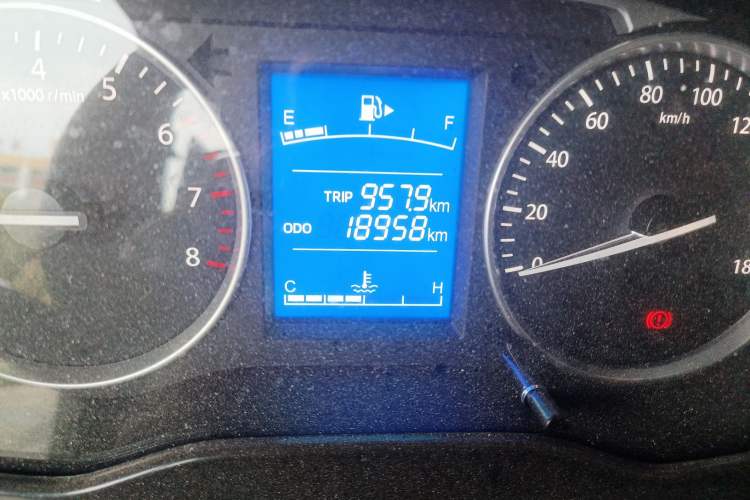 Used CHANGAN KUAYUE Xing V3 2023 1.3L Gasoline Standard Version 2-Seater Van Odometer Close Up