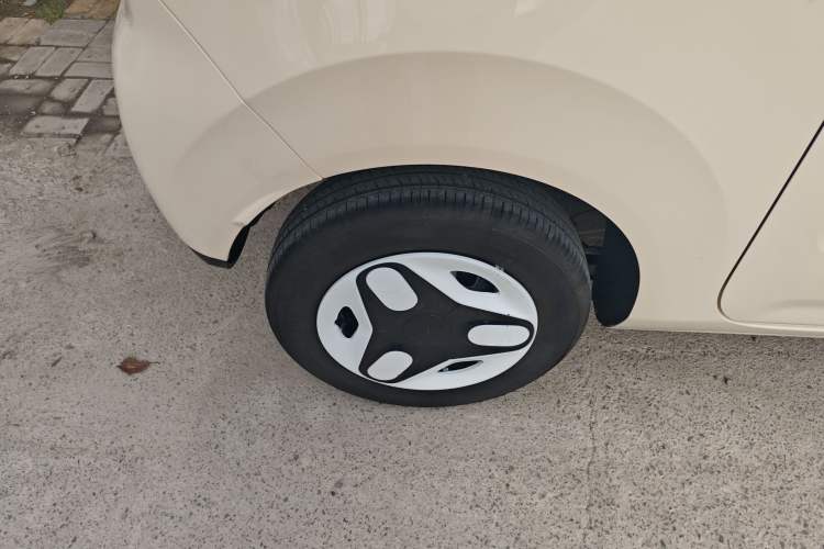 Used Geely Galaxy Panda 2025 210 km – Yuanqi Bear Right Rear Wheel Hub