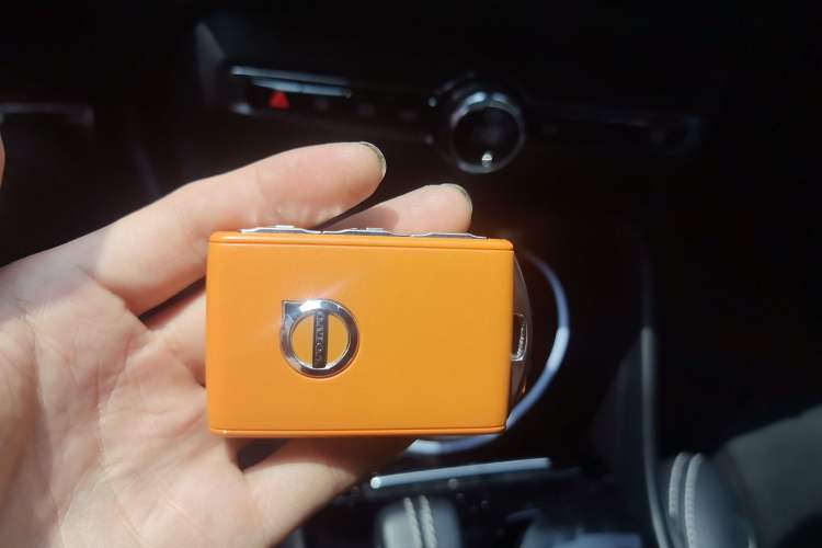 Used Volvo XC40 2021 T4 Four-Wheel Drive Smart & Sporty Edition Vehicle Key